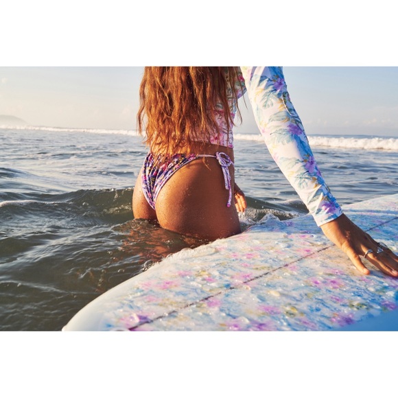 ISO LoveShackFancy x Hurley Collaboration - Picture 8 of 16